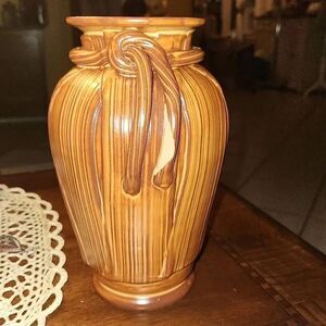 Studio art pottery vase by Laura Clementi made in Italy